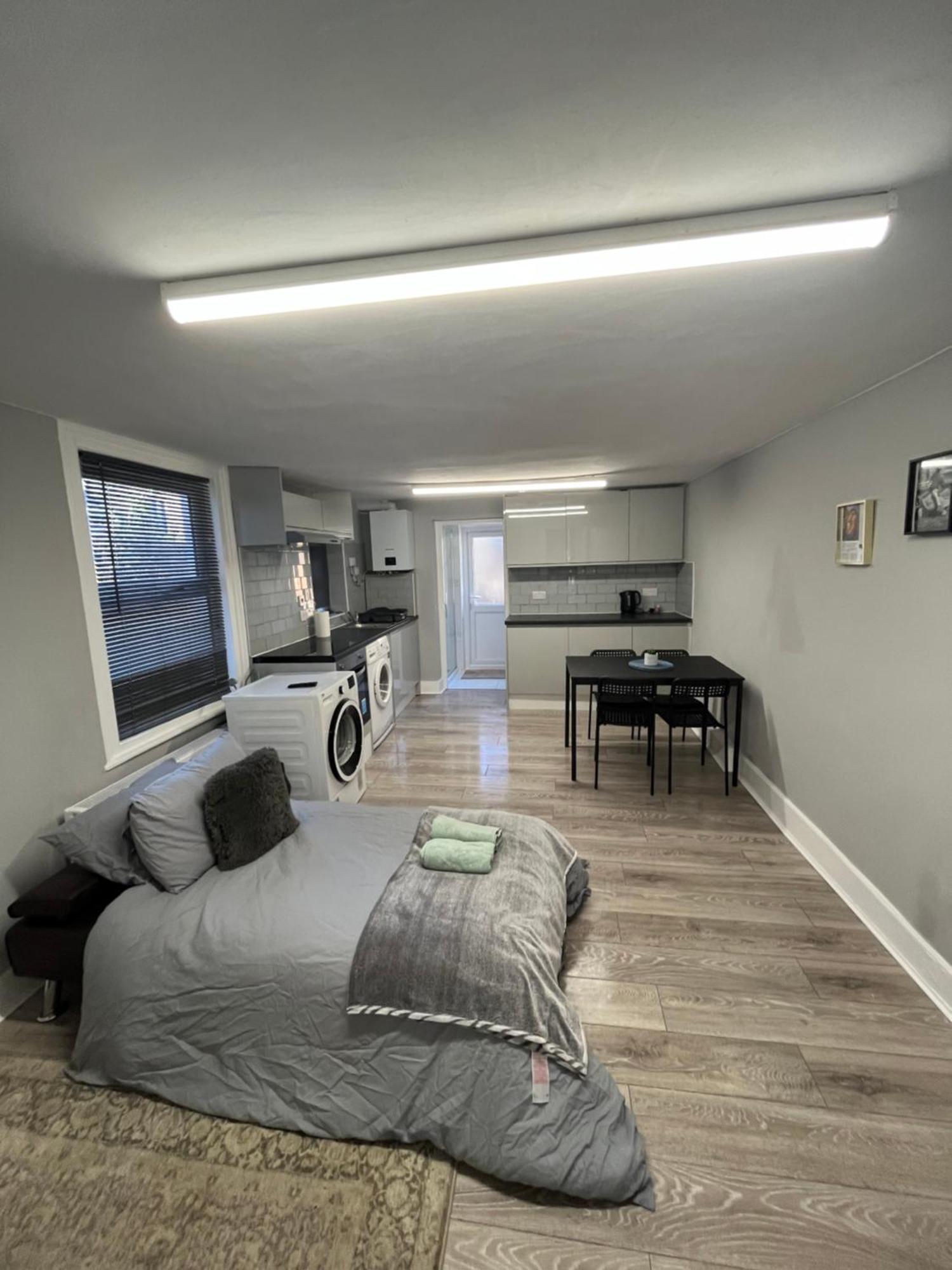 Super Central 2 Bed Flat Londen Buitenkant foto